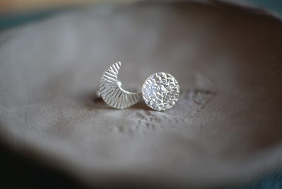 “Saule un mēness”